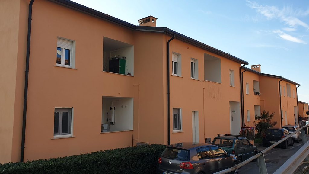 Riqualificazione energetica di 4 palazzine di appartamenti in parte ATER e in parte di proprietà: esterno dopo l'intervento